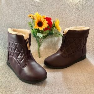 NWOT - Sno Country Quilted Burgundy Boots with Sherpa Lining